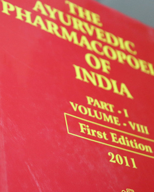 Bild vom Khadi Ayurveda Buch über natürliche Pflege