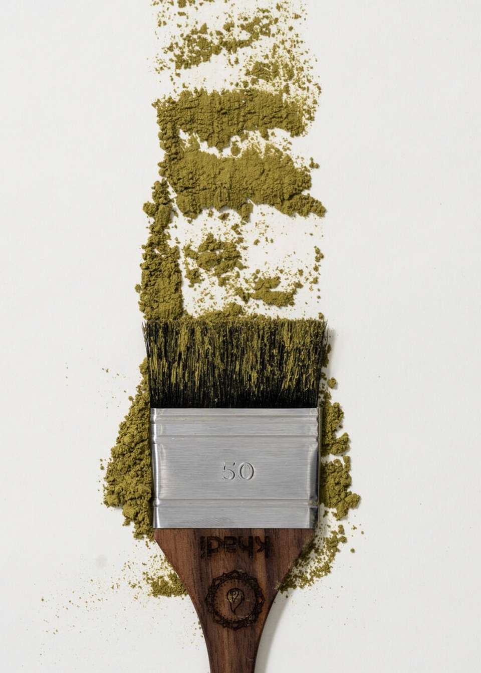 Wizerunek roślinnego pudru do koloryzacji włosów ayurveda firmy khadi, model 2